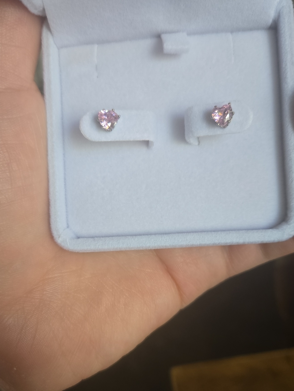 Two Pairs Of Earings - Picture 2 of 3